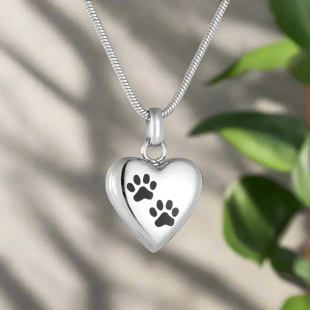 Collier Urne Mémorial pour Animaux – Pendentif en Forme de Cœur avec Gravure de Patte